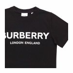 29395-burberry_tshirt_nera_stampa_logo_unisex-3.jpg